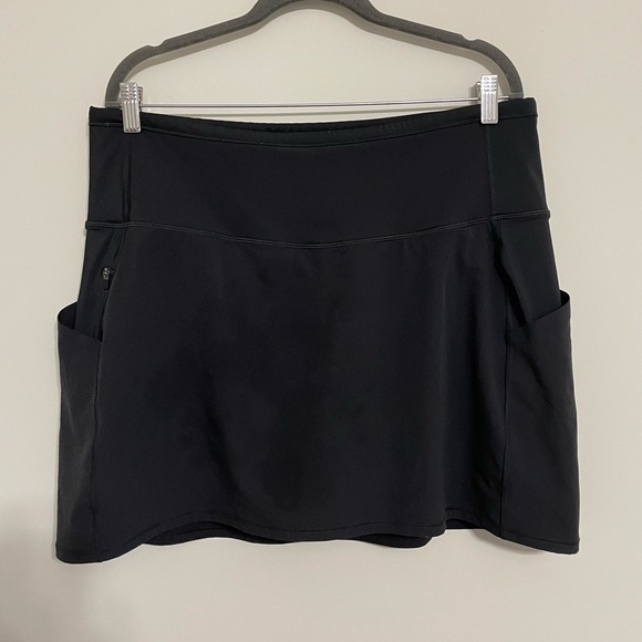 Athleta Action Skort in Dobby 14.5" in Black size 1X - Picture 2 of 8